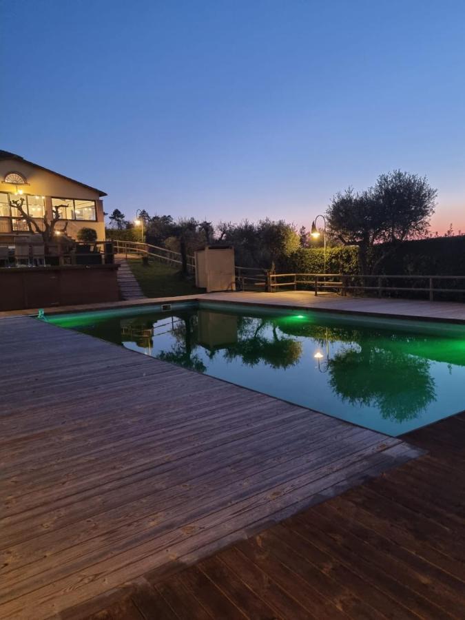 Montevecchio Apartments มนโตโปลิอินวัลดาร์โน ภายนอก รูปภาพ