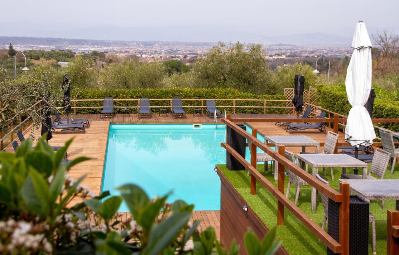 Montevecchio Apartments มนโตโปลิอินวัลดาร์โน ภายนอก รูปภาพ