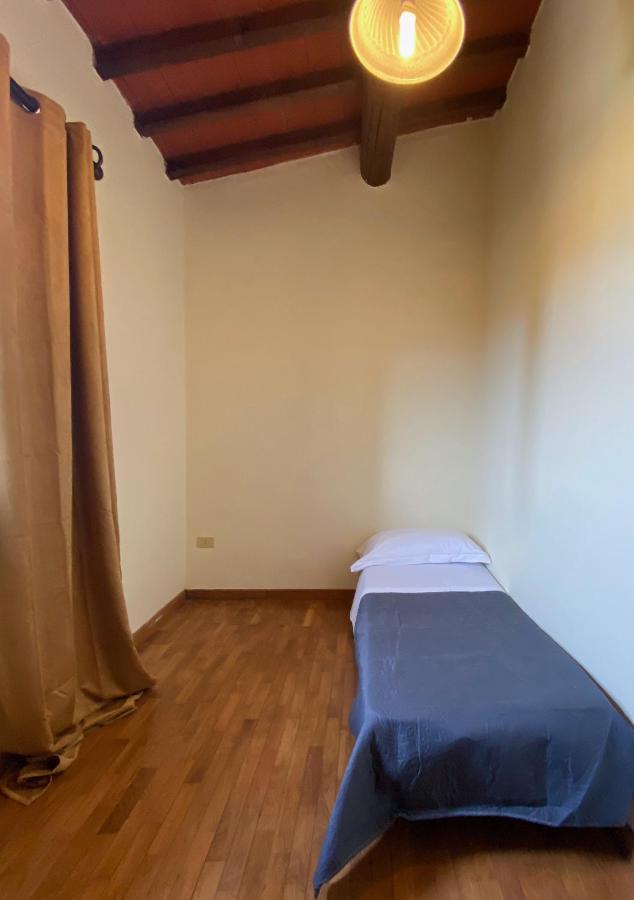 Montevecchio Apartments มนโตโปลิอินวัลดาร์โน ภายนอก รูปภาพ