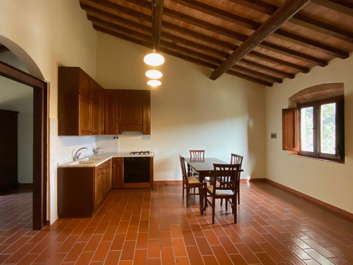 Montevecchio Apartments มนโตโปลิอินวัลดาร์โน ภายนอก รูปภาพ