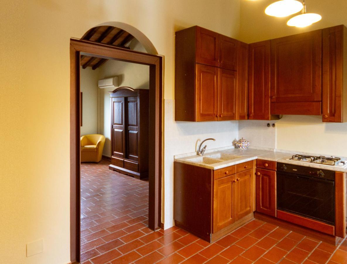 Montevecchio Apartments มนโตโปลิอินวัลดาร์โน ภายนอก รูปภาพ