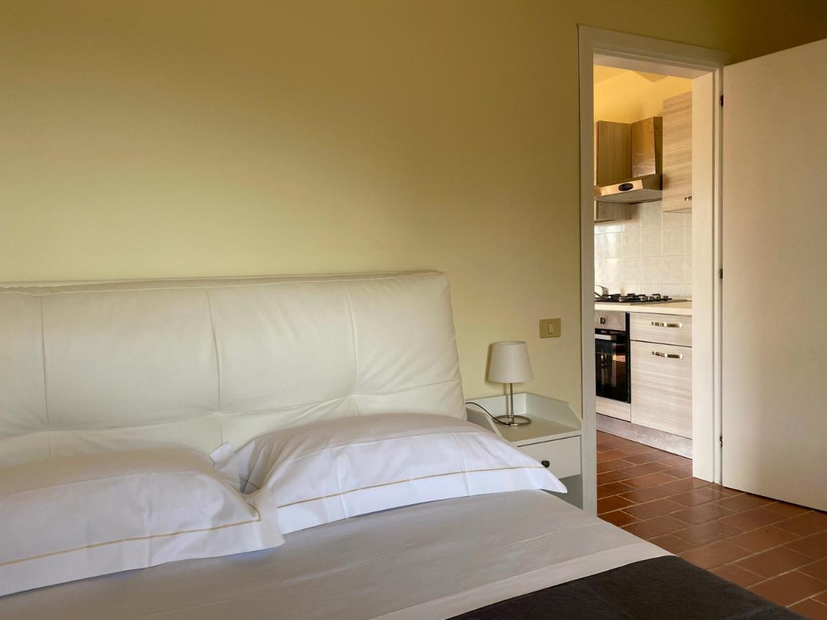 Montevecchio Apartments มนโตโปลิอินวัลดาร์โน ภายนอก รูปภาพ