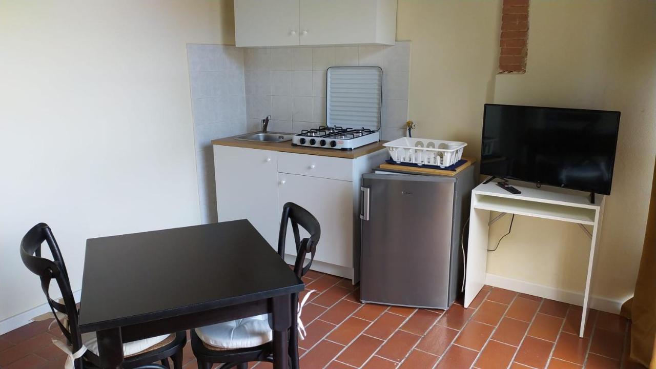 Montevecchio Apartments มนโตโปลิอินวัลดาร์โน ภายนอก รูปภาพ